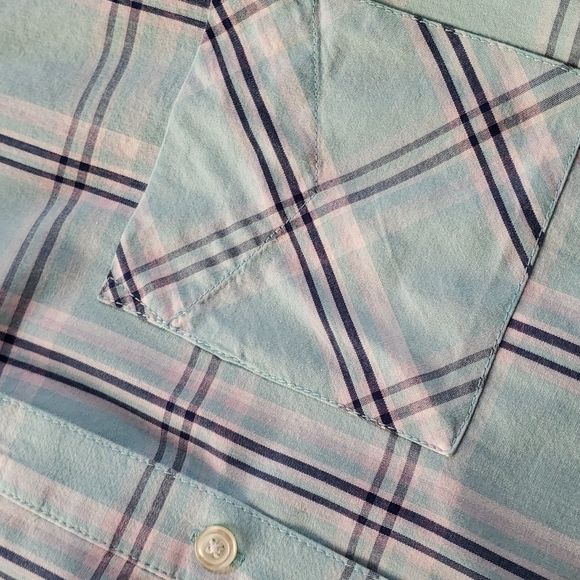 Basic button down sz L - Picture 10 of 10